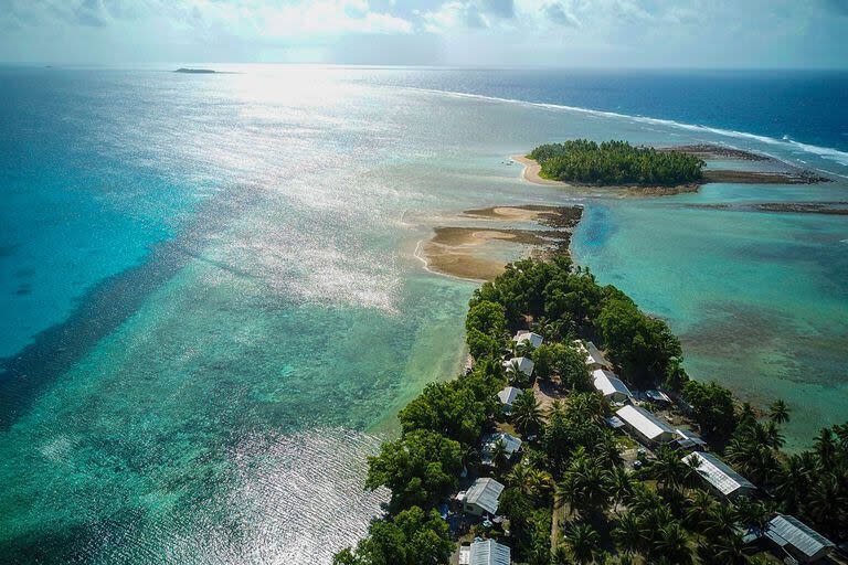 La nación insular Tuvalu, en el Océano Pacífico, es particularmente susceptible a niveles del mar más altos causados ​​por el cambio climático.