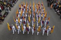 Foto de archivo. Efectivos de la Armada colombiana desfilan durante el Dia de la Indepedencia de Colombia en Bogotá