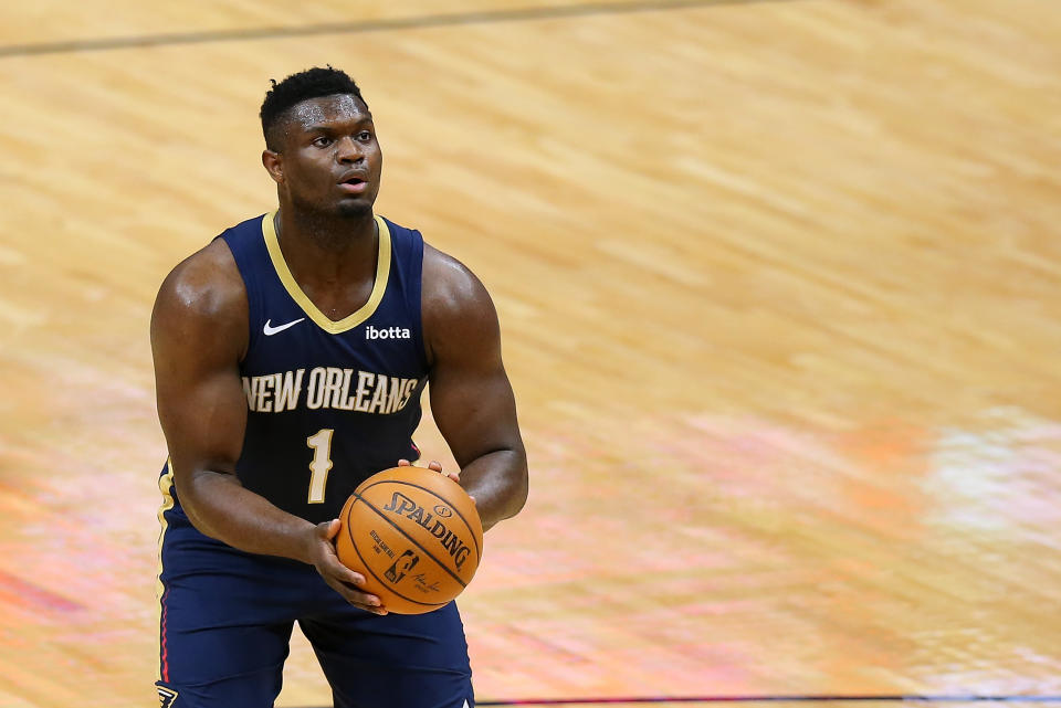 NEW ORLEANS, LOUISIANA - MARCH 03: Zion Williamson #1 of the New Orleans Pelicans drives shoots against the Chicago Bulls during the first half at the Smoothie King Center on March 03, 2021 in New Orleans, Louisiana. NOTE TO USER: User expressly acknowledges and agrees that, by downloading and or using this Photograph, user is consenting to the terms and conditions of the Getty Images License Agreement. (Photo by Jonathan Bachman/Getty Images)