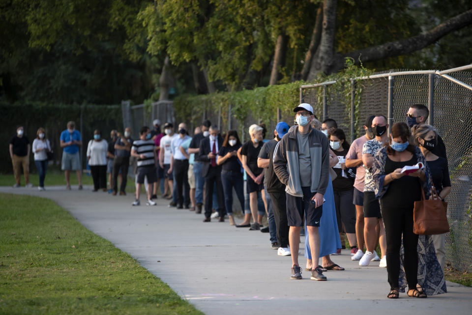 Early Voting (Mark Felix / The Washington Post via Getty Images)