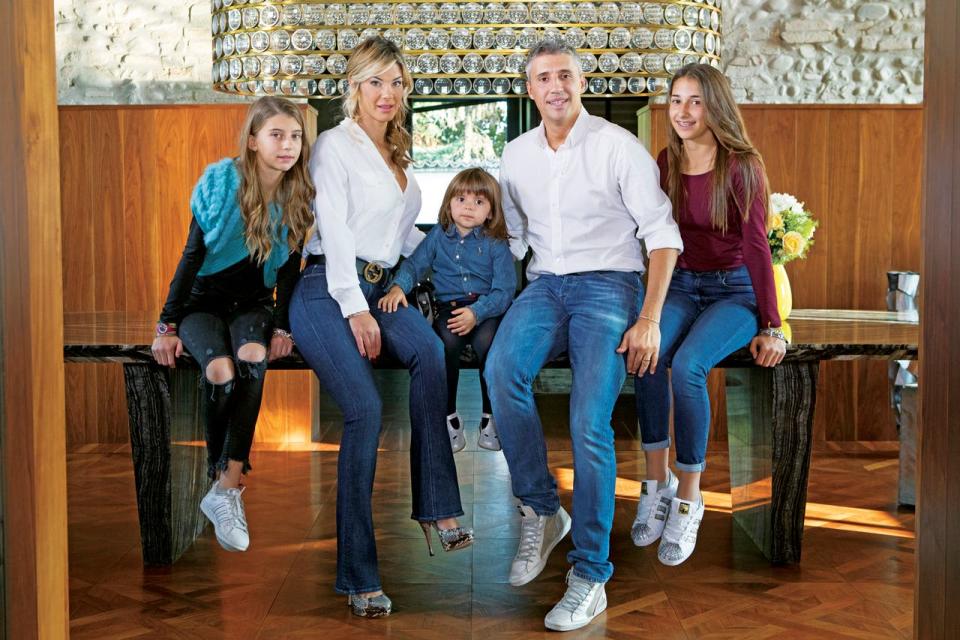 Hernan Crespo, Alessia, Nicole, Sofía y Martina