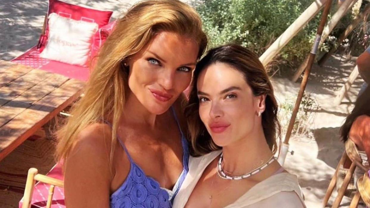 Esther Cañadas y Alessandra Ambrosio en Ibiza