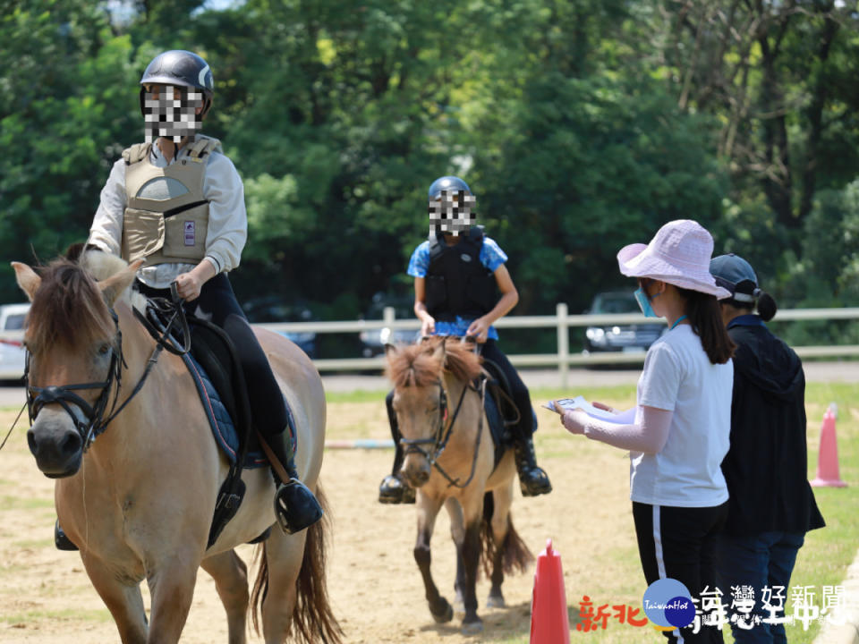 選手們練習馬術過程