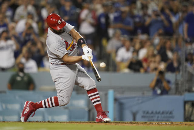 Albert Pujols greeted with minute-long ovation from Cardinals fans, Yadier  Molina hug