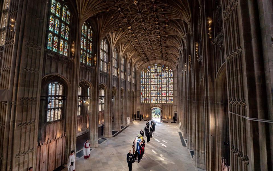 Pall Bearers carrying the coffin of the Duke of Edinburgh into St. George's Chapel - Danny Lawson/PA Wire