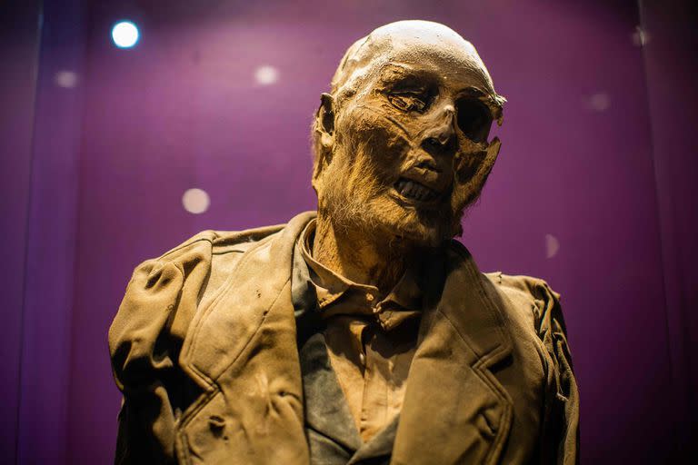 Detalle de la momia del Dr. Remigio Leroy en el Museo de las Momias de Guanajuato