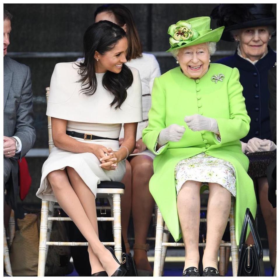 梅根（左）和伊莉莎白二世女王（右）經常被拍到相談甚歡的照片。（翻攝自sussexroyal IG）