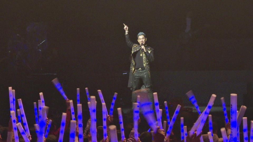 任賢齊今晚在台北開唱，熱門金曲一首接一首嗨翻歌迷。（陳德興攝）