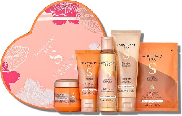 Looking for a Mother’s Day gift (or even a treat for yourself)? Make a 41% saving on this Sanctuary Spa gift set