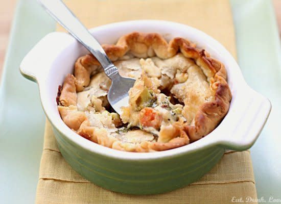 <strong>Get the <a href="http://eat-drink-love.com/2012/09/skinny-bitch-tuesdays-veggie-pot-pies/" target="_hplink">Veggie Pot Pies recipe</a> by Eat Drink Love</strong>