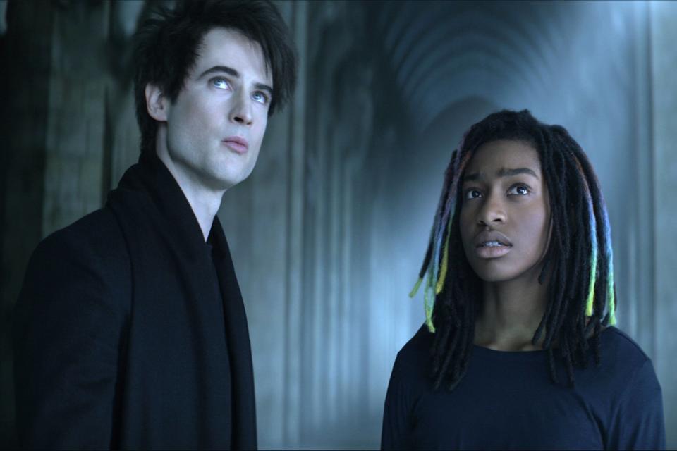 The Sandman. (L to R) Tom Sturridge as Dream, Vanesu Samunyai as Rose Walker in episode 108 of The Sandman. Cr. Courtesy of Netflix © 2022