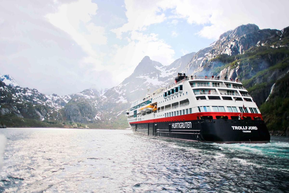 Spis deg gjennom Norge på dette nordlyscruise