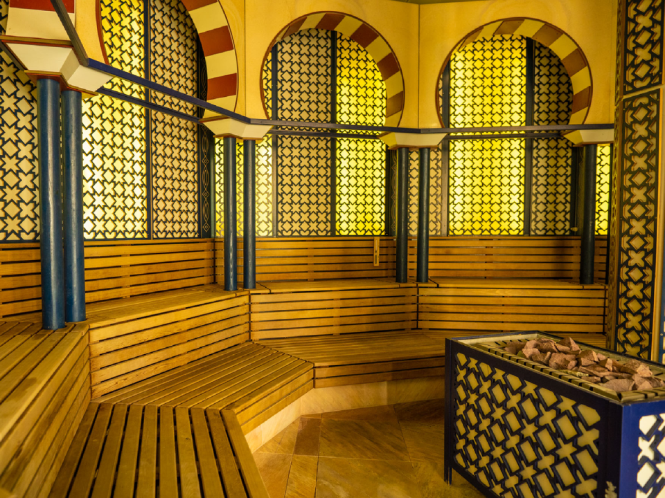 You won’t be fighting for space in the roomy saunas (Therme)