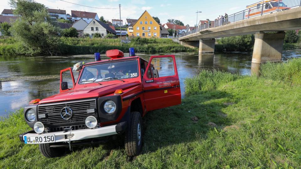 Bei einem Junggesellenabschied auf der Donau ist ein 30-Jähriger in Baden-Württemberg ertrunken.