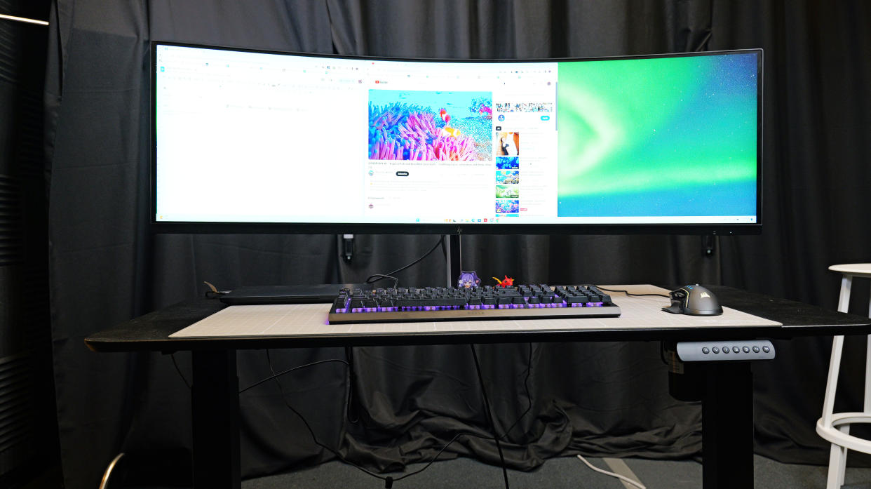  HP E45C DQHD Curved Monitor. 