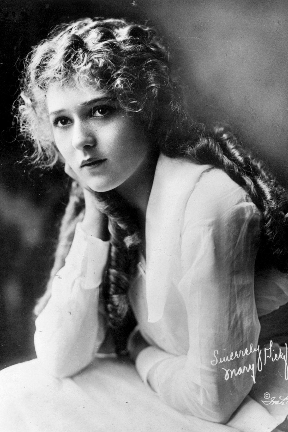 Mary Pickford was the picture of beauty.