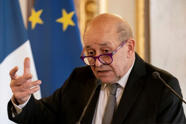 Jean-Yves Le Drian appelle de ses voeux un gouvernement taliban 