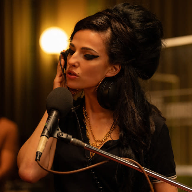 Marisa Abela caracterizada como Amy Winehouse credit:Bang Showbiz