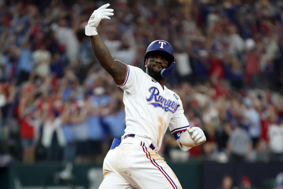 Adolis García在世界大賽首戰打出再見全壘打。（MLB Photo by Jamie Squire/Getty Images）