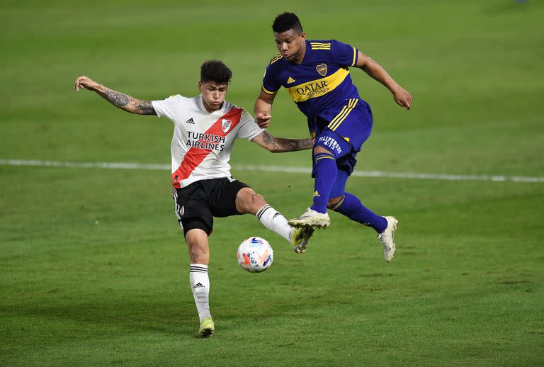 Después de tres partidos seguidos en La Bombonera, todos en 2021, el superclásico volverá al estadio de River, también este año, en octubre.