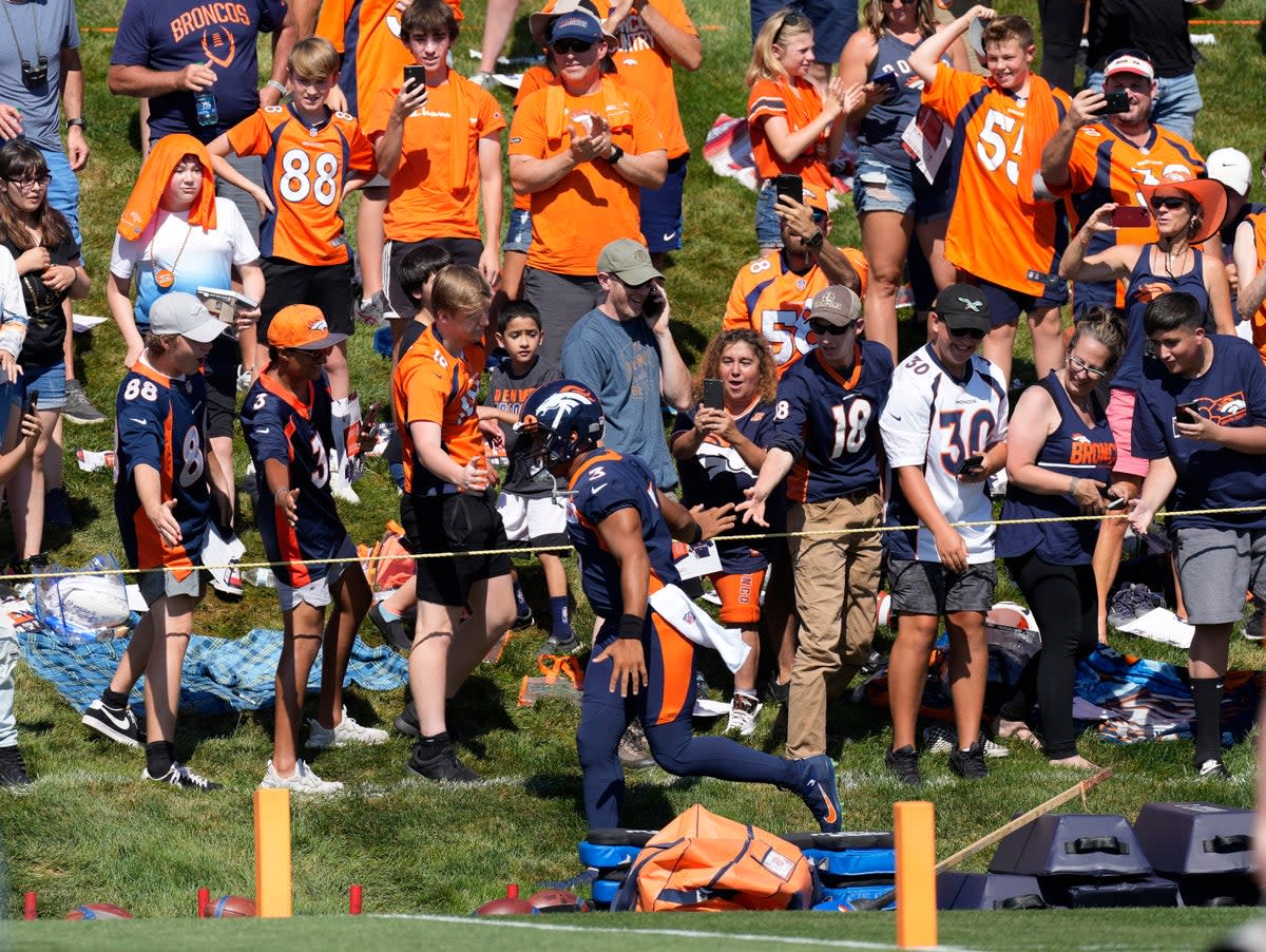 DEP-NFL BRONCOS-VENTA (AP)