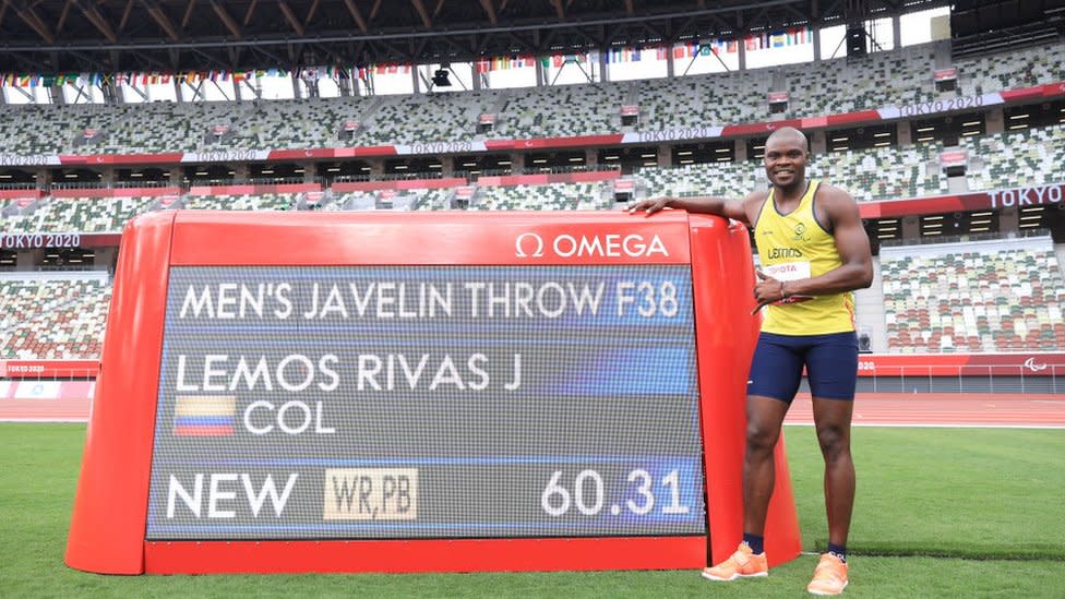 Record Mundial lanzamiento de jabalina