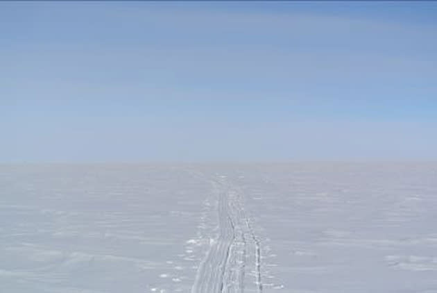 A look at the horizon hanging over the polar ice cap.