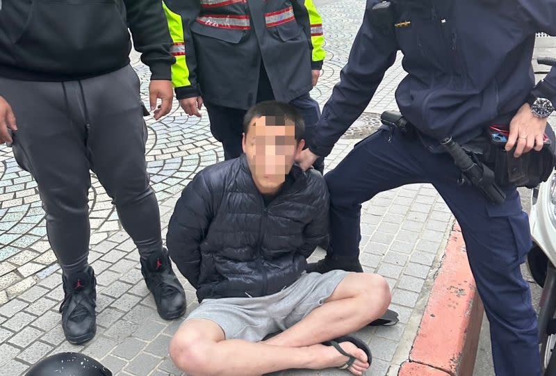 ▲台中監獄外役監26歲受刑人姜建利逃脫，警方順利將其逮捕到案。（圖／翻攝畫面） 