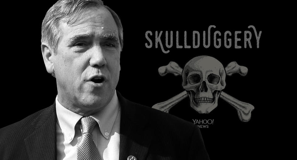 Sen. Jeff Merkley of Oregon. (Photo illustration: Yahoo News; photo: AP) 