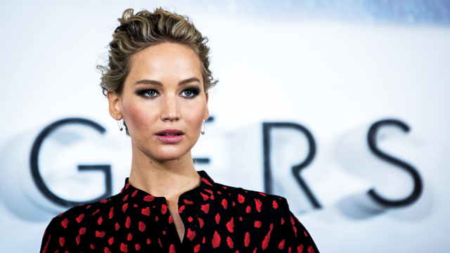 Fejde halvø markedsføring Jennifer Lawrence's Sexy 'Red Sparrow' Trailer Seduces CinemaCon