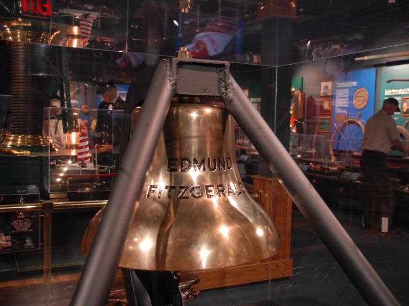 Aus 160 Metern Tiefe geborgen: Die Schiffsglocke der «Edmund Fitzgerald» ist das wohl bekannteste Ausstellungsstück im Schiffswrackmusuem am Whitefish Point. Foto: Christian Röwekamp