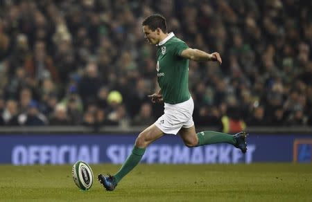 Britain Rugby Union - Ireland v New Zealand - 2016 Guinness Series - Aviva Stadium, Dublin, Republic of Ireland - 19/11/16 Ireland's Jonathan Sexton kicks a penalty Reuters / Clodagh Kilcoyne Livepic