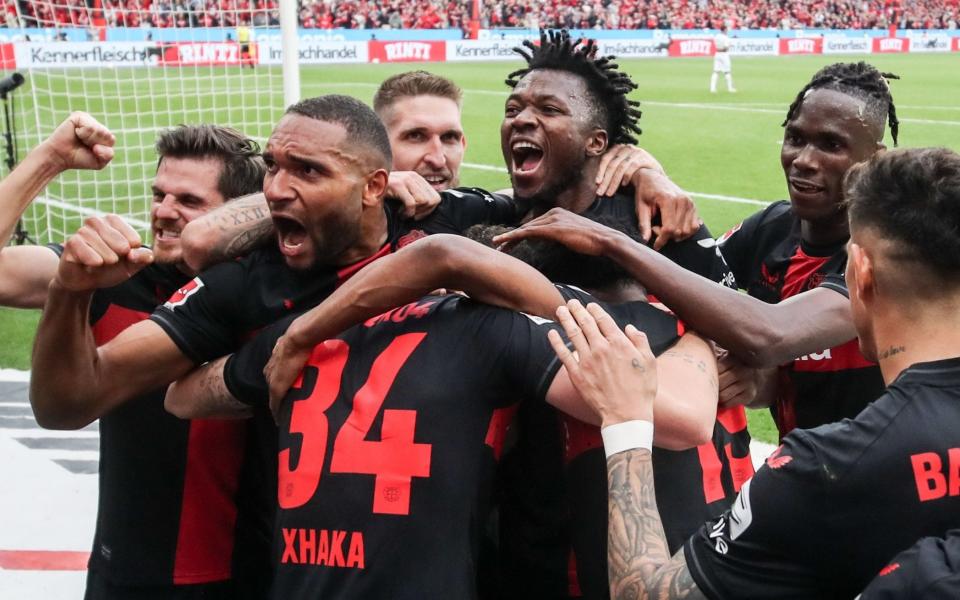 Bayer Leverkusen players celebrate