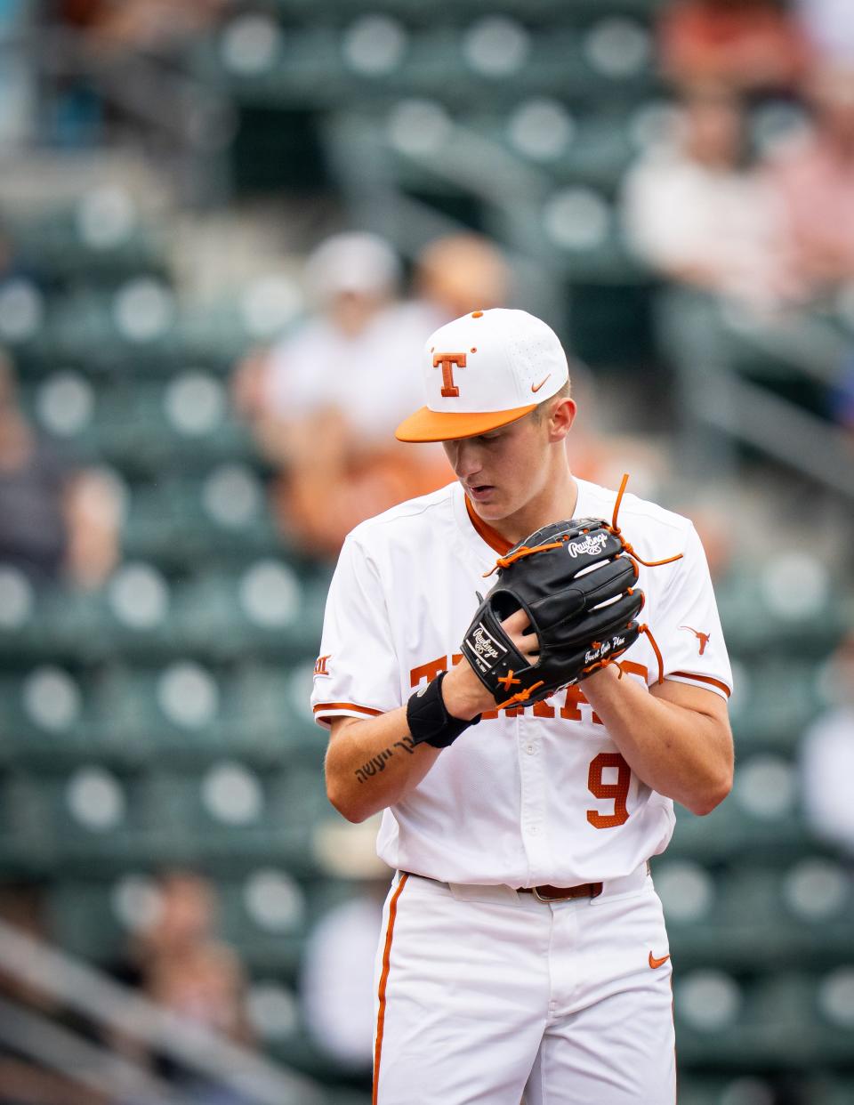 Texas Longhorns infielder Jared Thomas (9) pitches in the first inning of the LonghornsÕ game against the UTRGV Vaqueros at UFCU Disch-Falk Field, Tuesday, April 16, 2024.