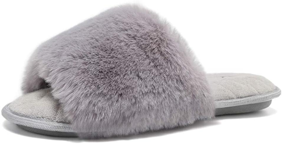 Fanture-Cozy-Faux-Fur-Slippers