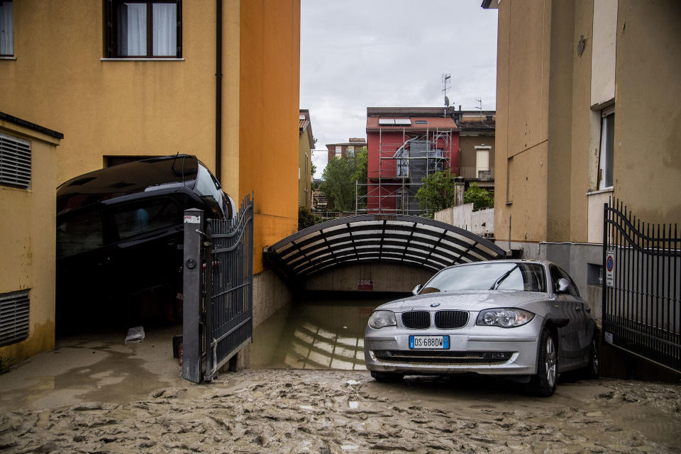 Cars displaced by the flooding of the Savio river in Cesena on May 17.<span class="copyright">Alessandro Serrano—AGF/Shutterstock</span>