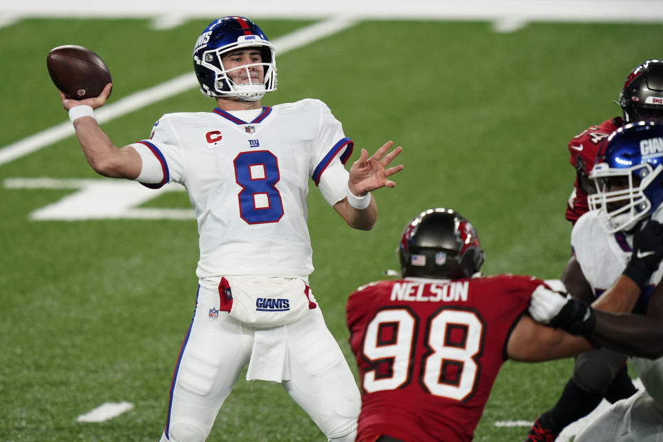 New York Giants quarterback Daniel Jones throws during the first half of an NFL football game against the Tampa Bay Buccaneers, Monday, Nov. 2, 2020, in East Rutherford, N.J. (AP Photo/Corey Sipkin)