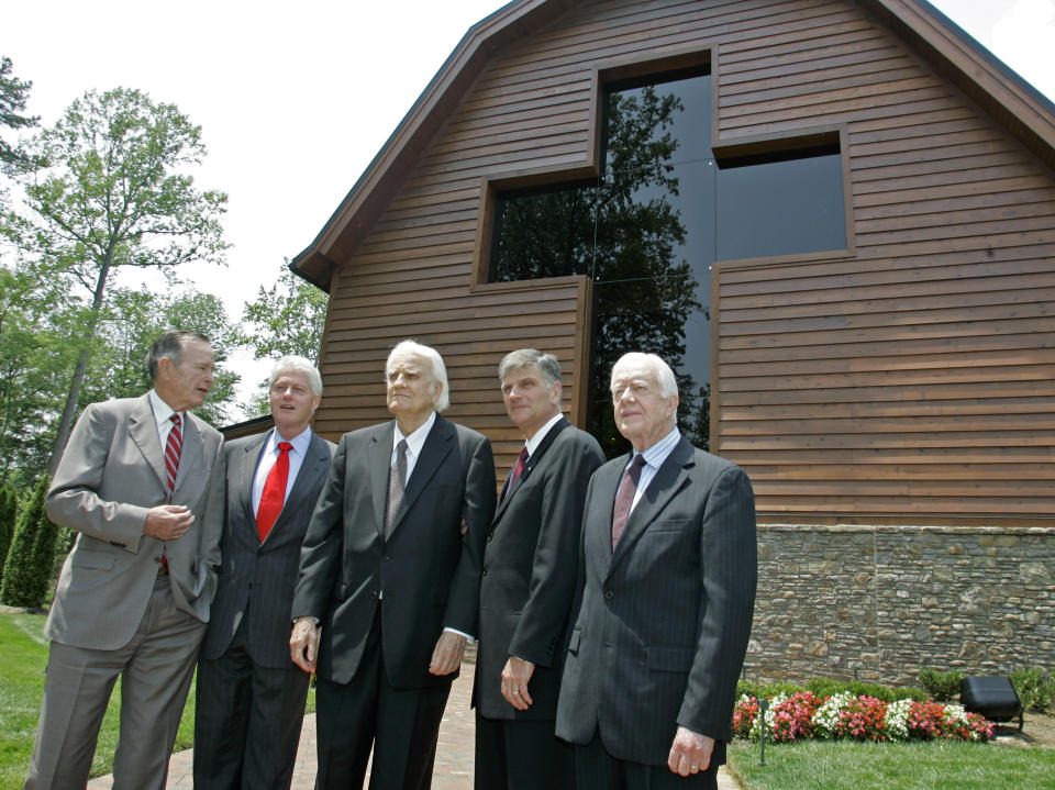 Former presidents honor Billy Graham Library