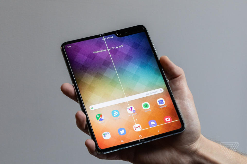 The Galaxy Fold in Malaysia could officially retail for around RM8,000. — SoyaCincau pic