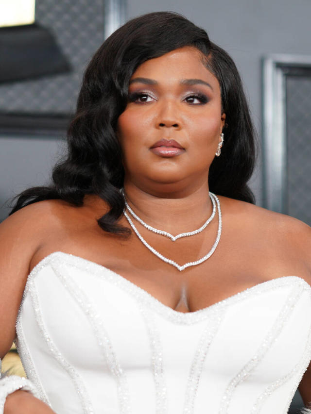 27 photos of Lizzo's body being flawless