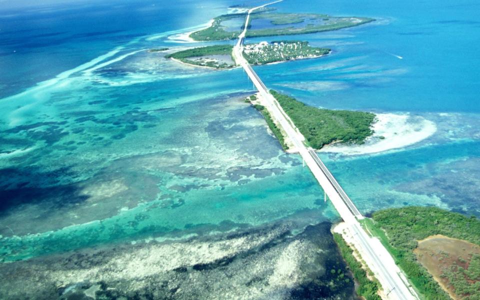 Scenic U.S. hwy 1 in the Florida Keys