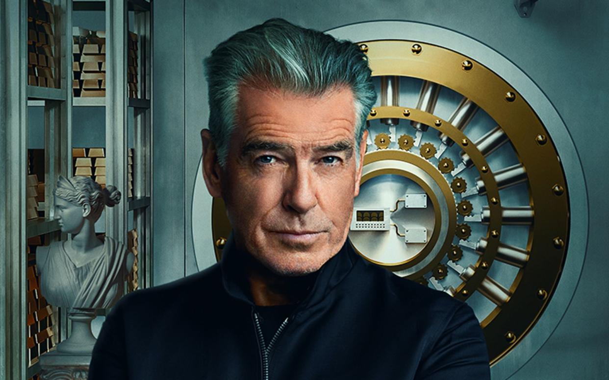 Pierce Brosnan präsentiert die größten Raubüberfälle der Geschichte und blickt hinter die Kulissen ausgeklügelter Pläne. Die neue Doku-Reihe "History's Greatest Heists mit Pierce Brosnan" von The HISTORY Channel soll im Mai auch in den deutschsprachigen Raum kommen. (Bild: The HISTORY Channel / A+E Networks)