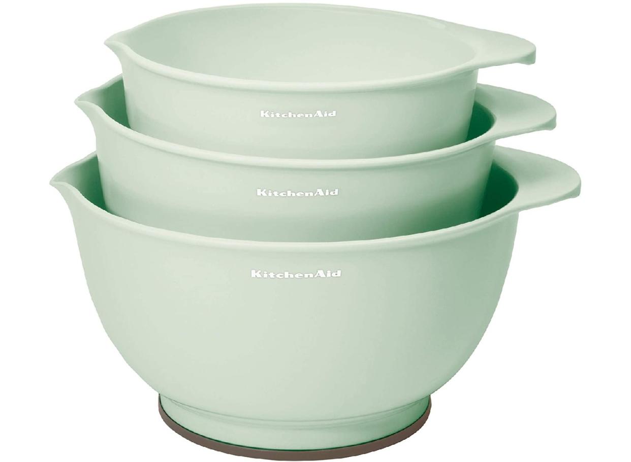 Make wholesome breakfast memories with these mixing bowls. (Source: Amazon)

