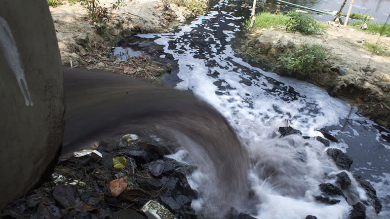 Dos distritos de agua en Sacramento, California, están demandando al gobierno de Estados Unidos por casi mil quinientos millones de dólares por la limpieza del agua subterránea contaminada por una base militar. (Getty)