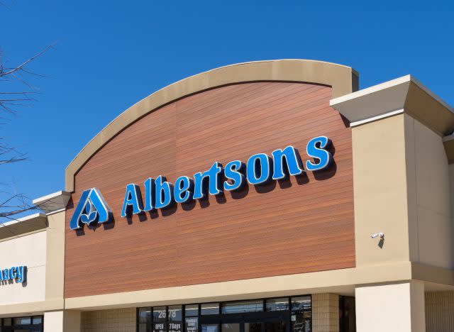 Albertsons exterior