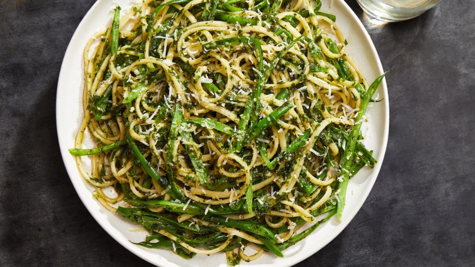 Linguine with Frenched Green Beans and Parsley Pesto Recipe