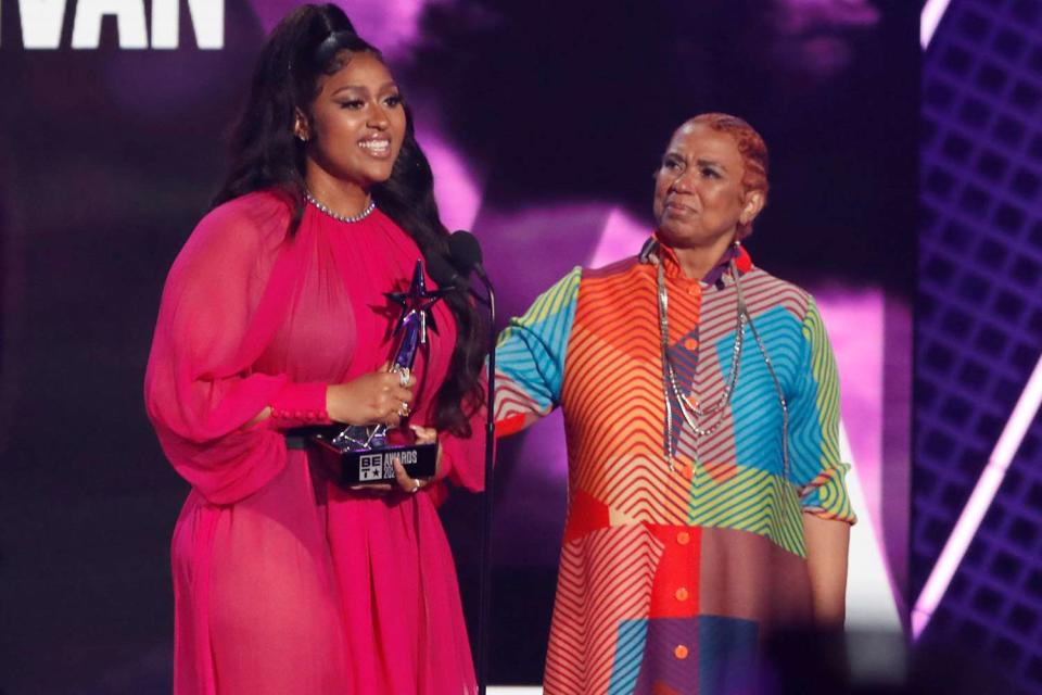 <p>Johnny Nunez/Getty </p> Jazmine and Pam Sullivan at the BET Awards in June 2021 in Los Angeles