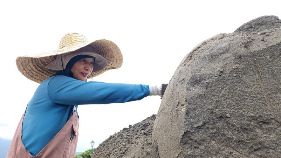 《圖說》日本目前唯一國際級的女性沙雕師-松木由子老師。