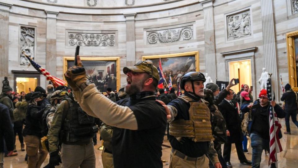 Manifestantes pro Trump en el Capitolio