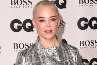 <p>Schon als Kind musste Rose McGowan Geld für die Familie mitverdienen - unter anderem als Straßenmusikerin. Eine Wohnung konnte sie sich später nicht leisten und sie musste für eine Weile auf der Straße leben. (Bild: Stuart C. Wilson/Getty Images)</p> 